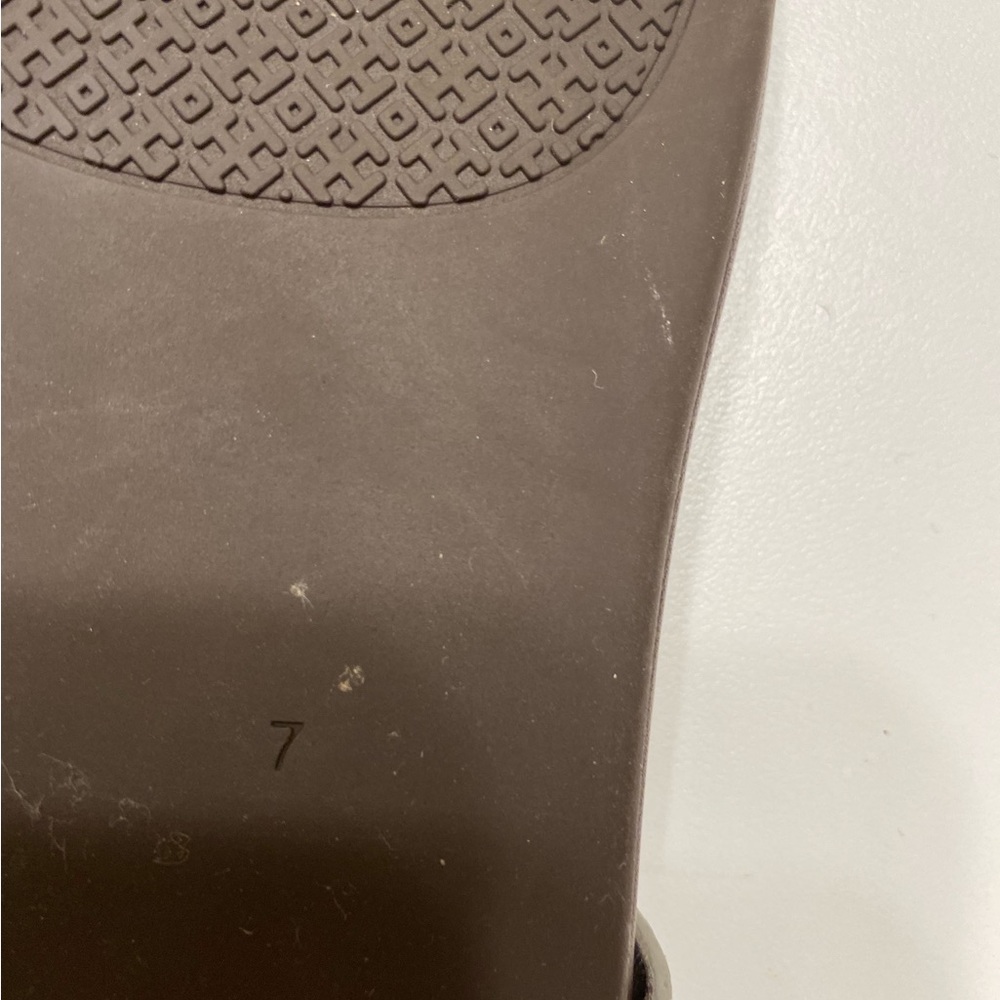 Tory Burch DANI Roccia Thong Sandal Gold Logo - Picture 8 of 8